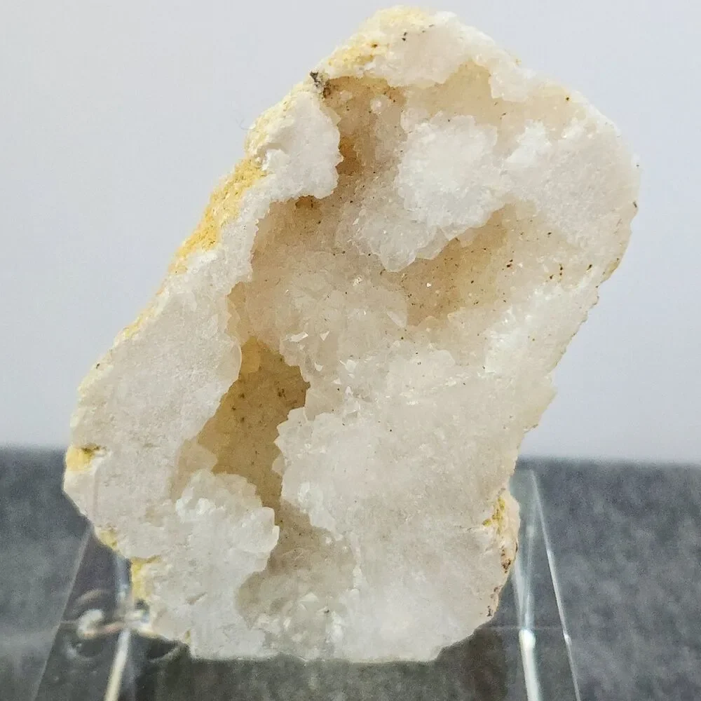 Clear Quartz Crystal Geode Mineral Specimen Display Piece on Cube Base READ